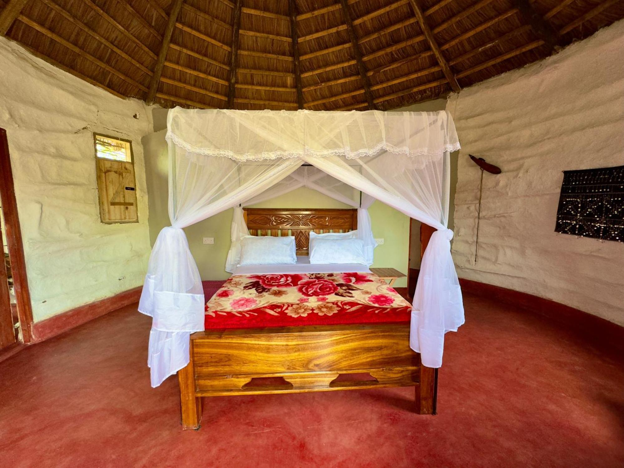Maasai Eco Boma & Lodge - Experience Maasai Culture Makuyuni Esterno foto