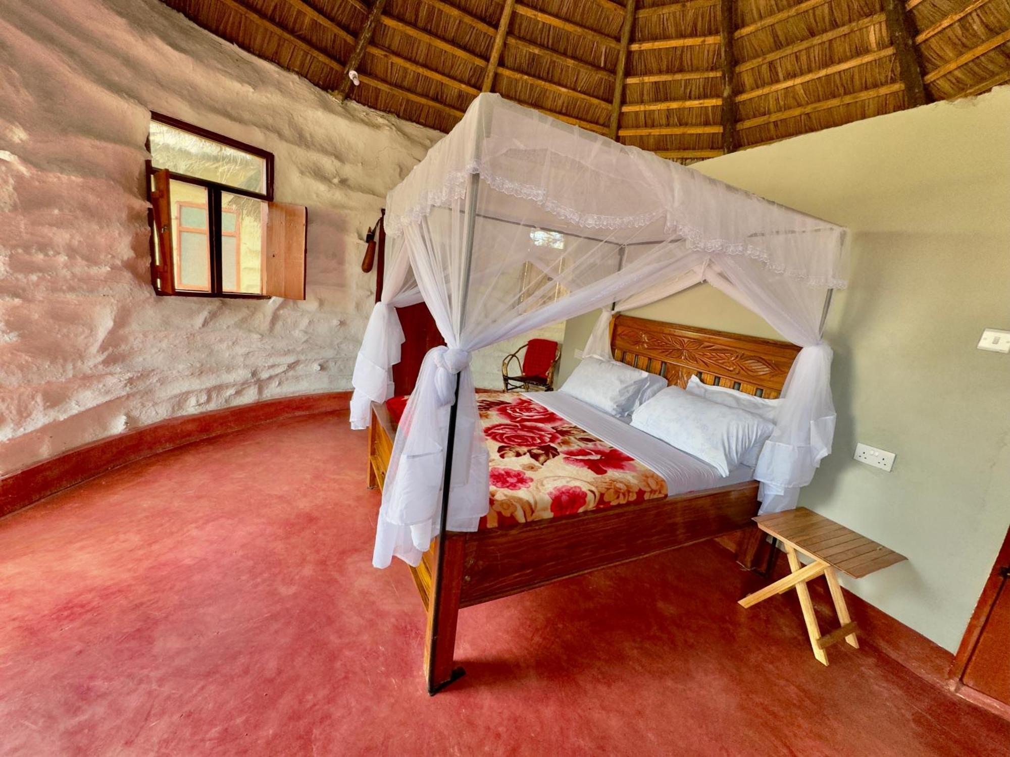 Maasai Eco Boma & Lodge - Experience Maasai Culture Makuyuni Esterno foto